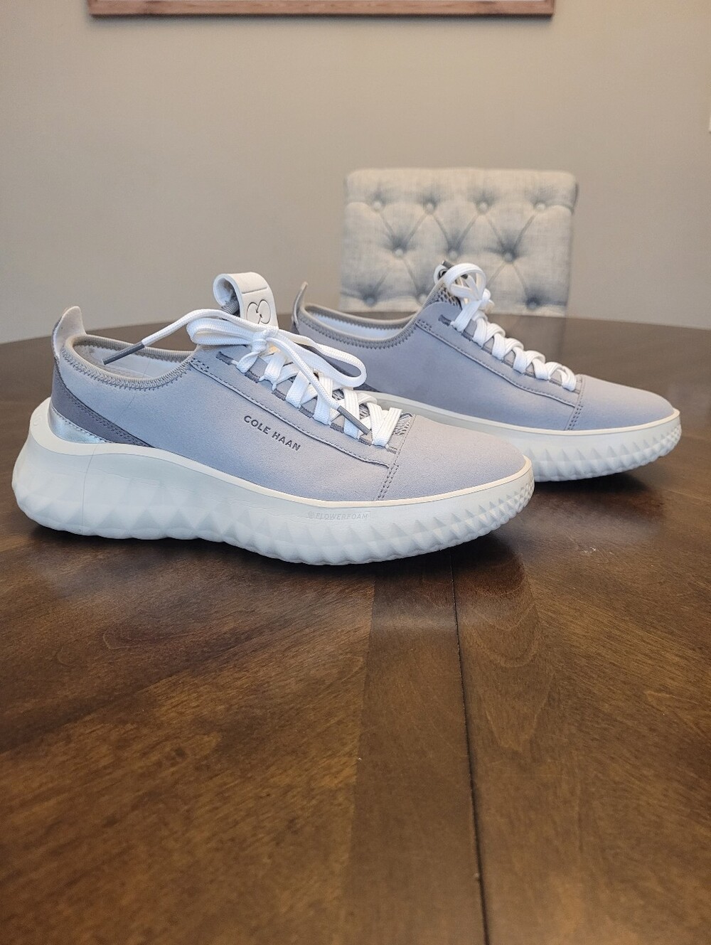 Women's Cole Haan zeroground Gray Low-Top Sneakers with off White Sole.Size 7.5